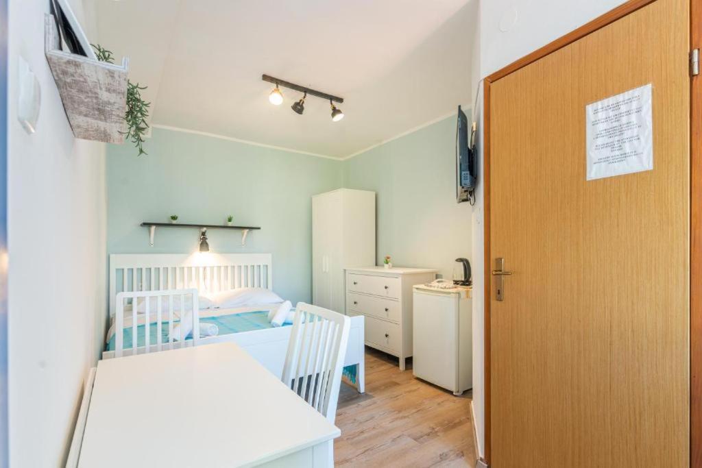 Rooms & Studio Apartments By The Way Baska  Luaran gambar