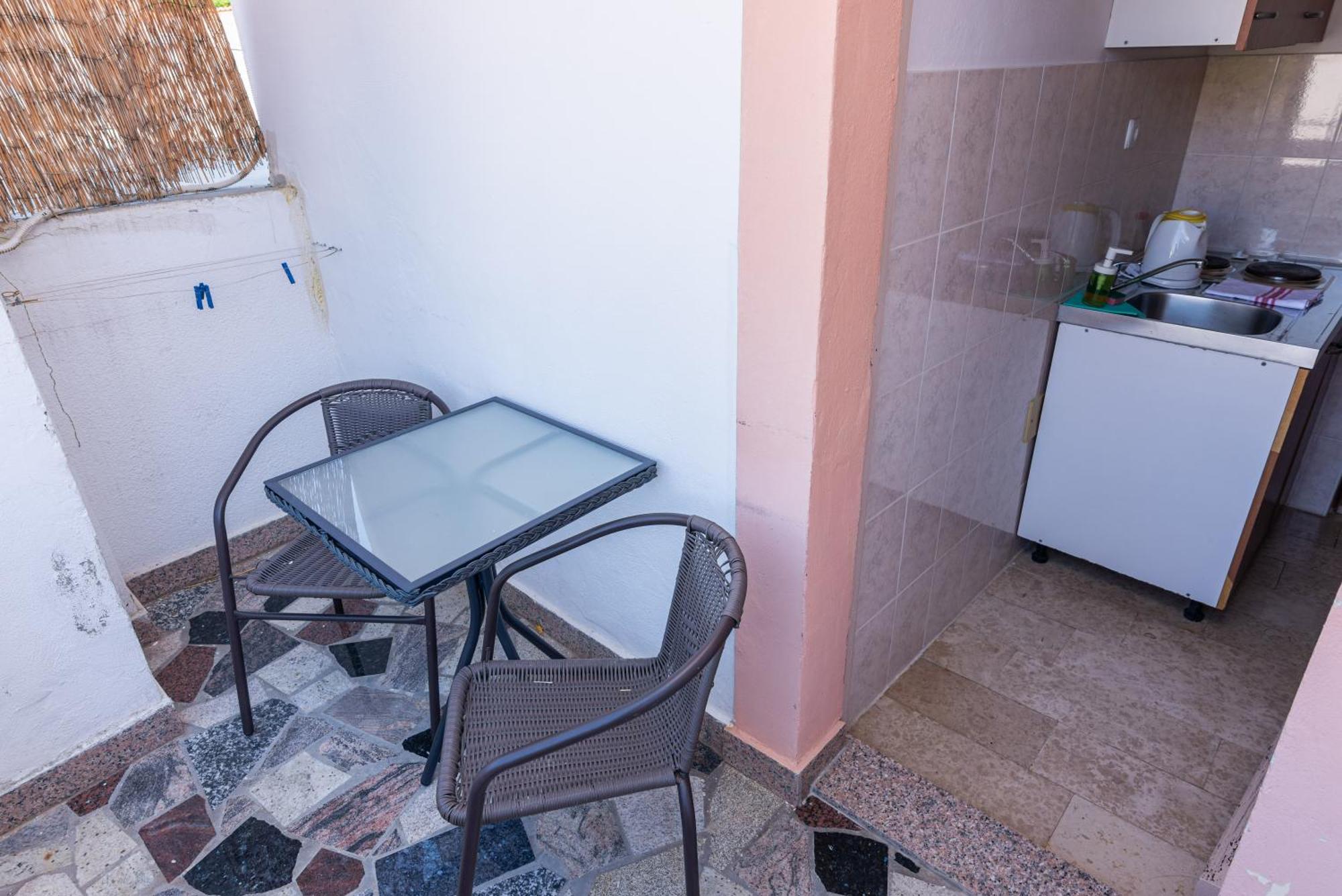Rooms & Studio Apartments By The Way Baska  Luaran gambar